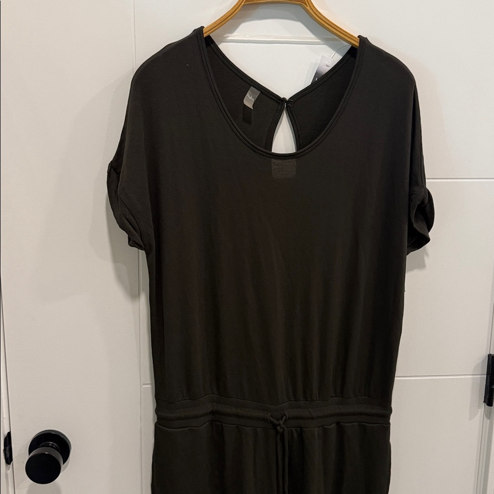 Hybo Women's Jumpsuit size medium NWT - Picture 2 of 8
